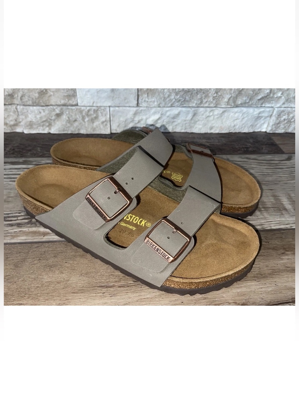 Birkenstock Arizona | Stone | EU 42 US Women’s 11/ Men’s 9 Regular Fit